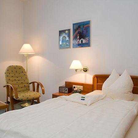 Central Inn Hotel Garni Eppelborn Habitación foto