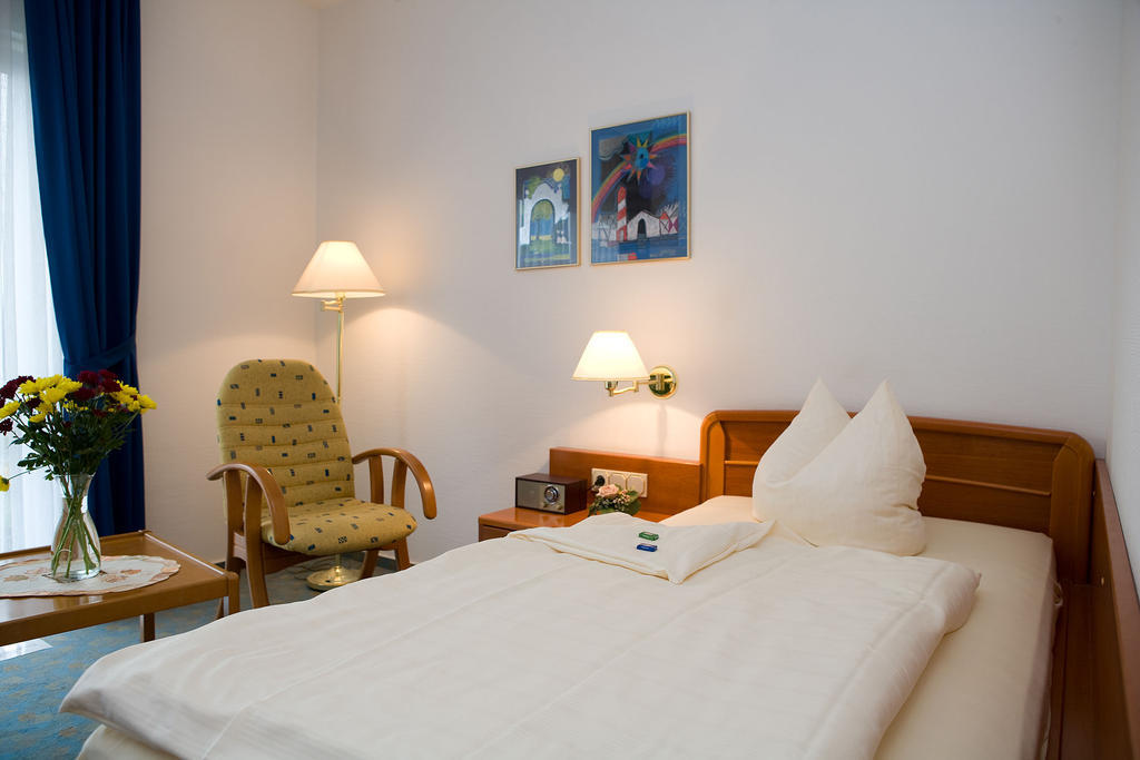 Central Inn Hotel Garni Eppelborn Habitación foto